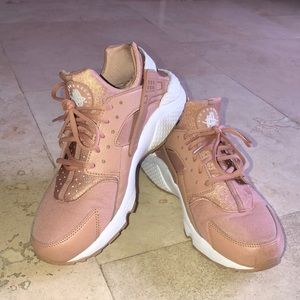 Womens Nike Huarache Dusted clay/White/Gum Yellow